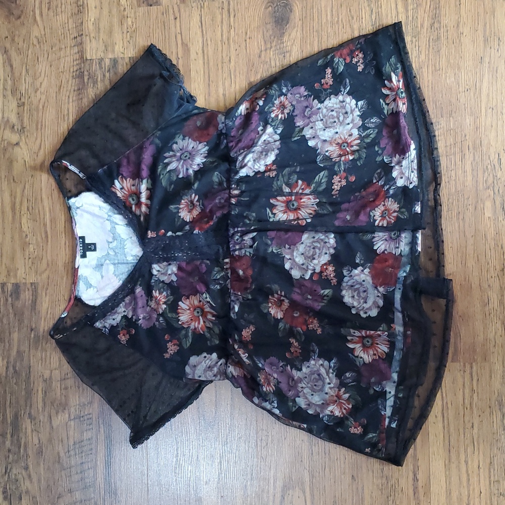 Torrid floral top w/ mesh overlay 1X